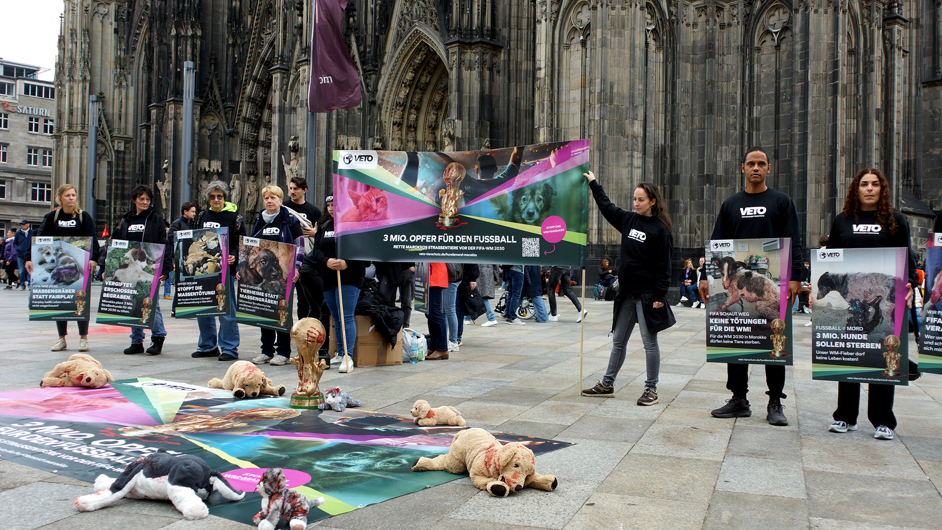 Autogrammkarten für Julia Beautx Parfum